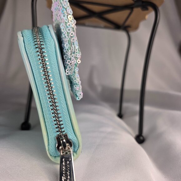 🎀 Disney Minnie Mouse Sequin Bow 🌈 Seafoam Pastel Tie Dye Loungefly Zip Wallet - Picture 4 of 9